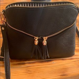Miztigue black crossbody